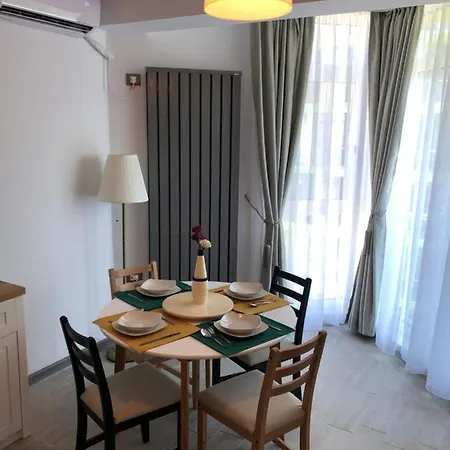 Apartament Golden Lek Alezzi Năvodari